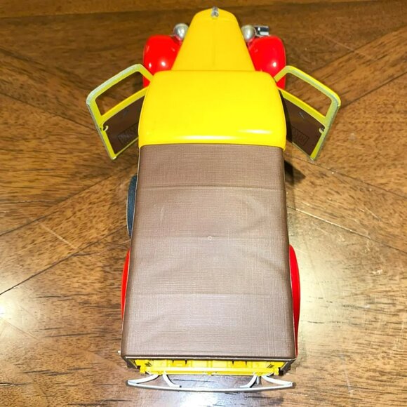 Solido Ford V8 Pick Up 1936 Dunlop Tyres Graphics Model Truck 1/19 Scale - Picture 6 of 9